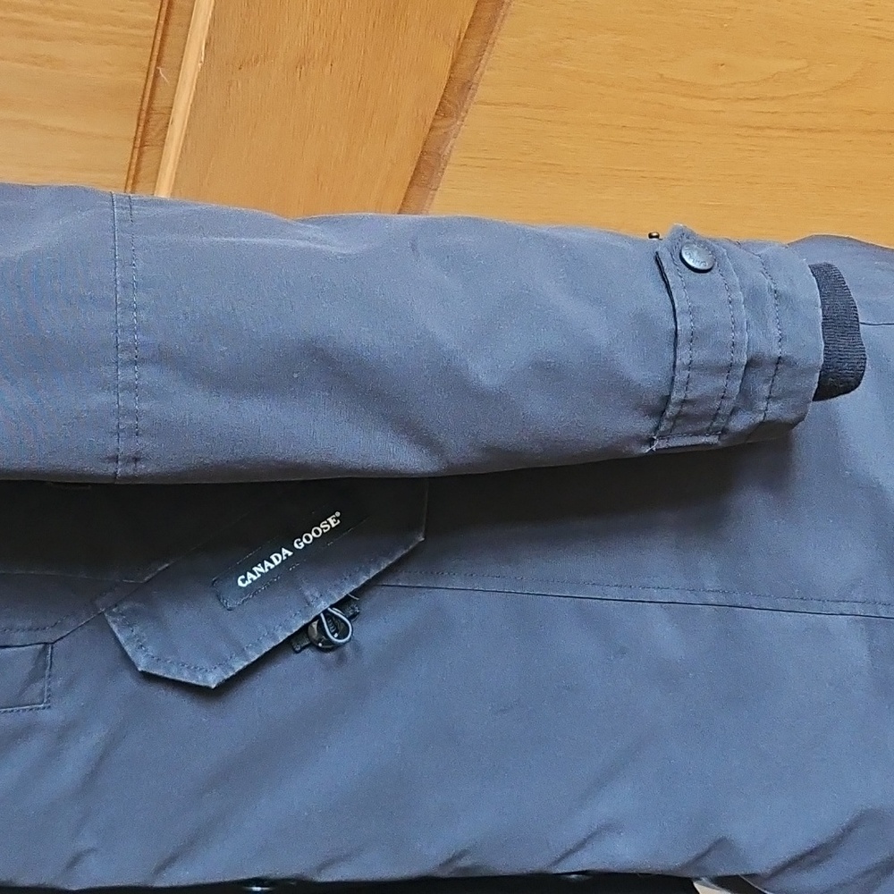 CANADA GOOSE  Kensington Down Parka Jacket In Size M. - Picture 6 of 16